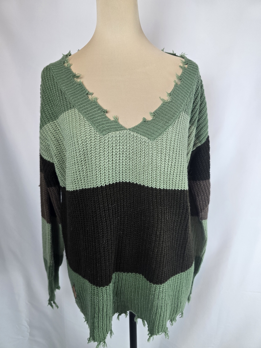 Simply Southern Distressed V-Neck Colorblock Sweater in Sage & Dark Green